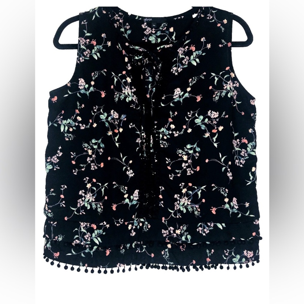 Gibson Black Floral Lace Top with Pom Pom Trim Tie Neck Size PS